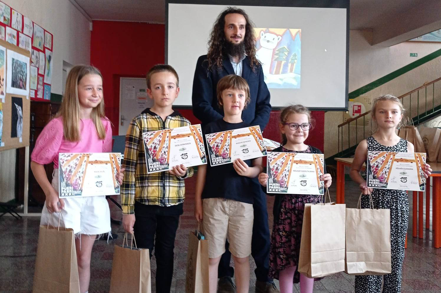 A díjazottak a művészeti versenyen