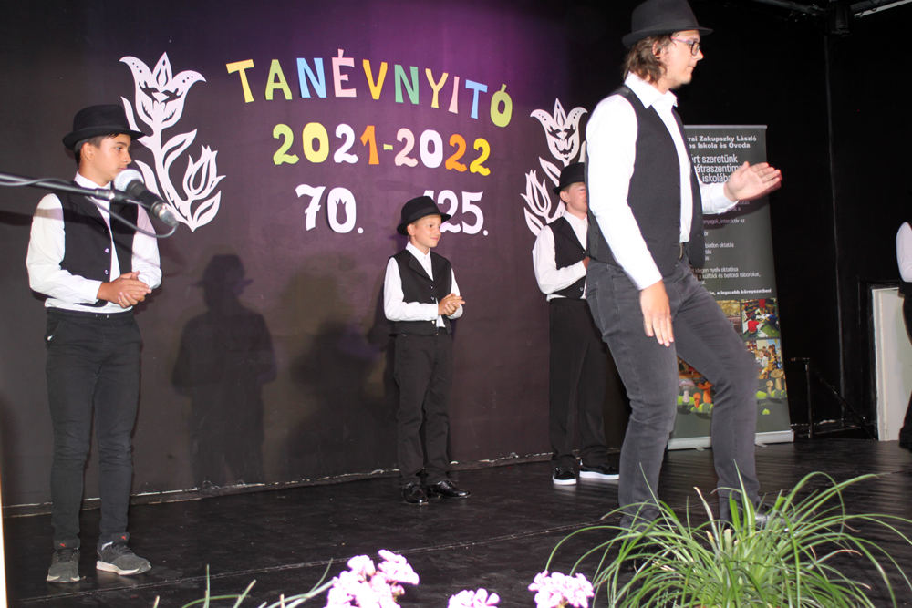 Évnyitó 21 32